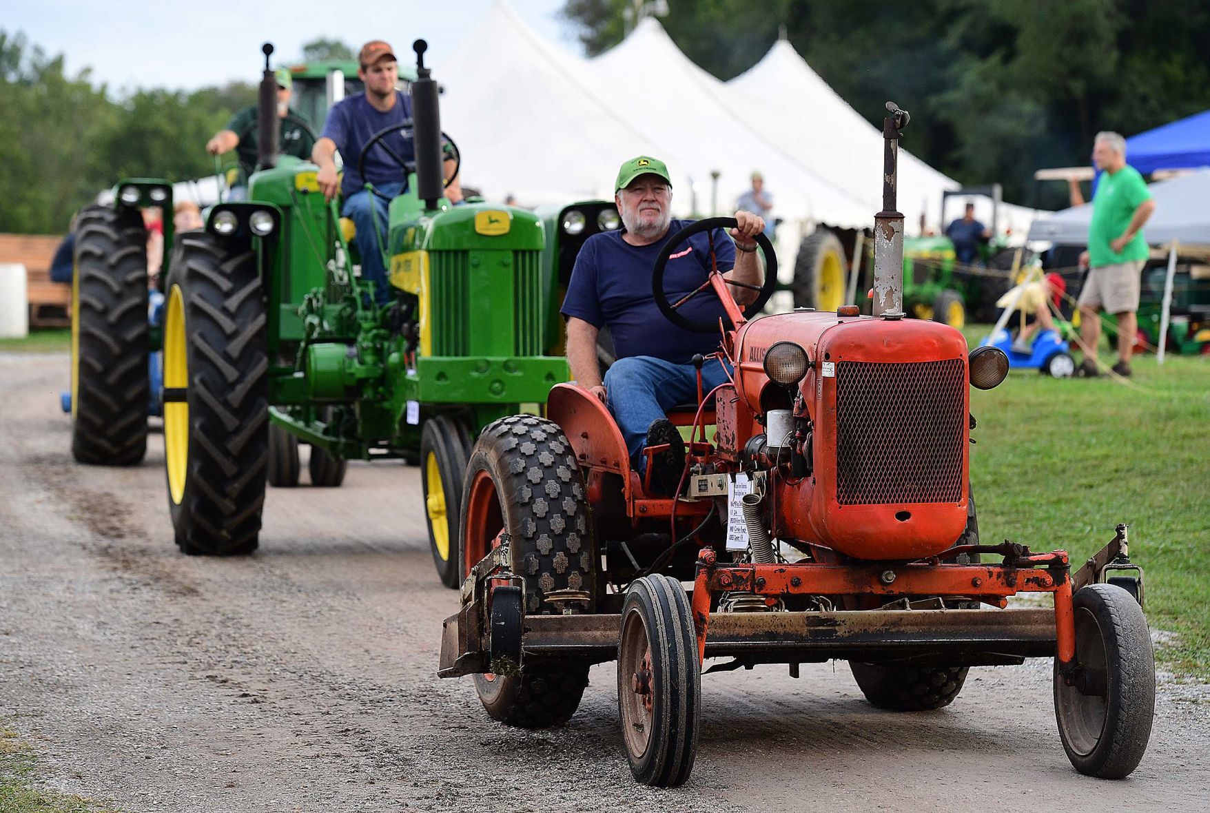 Tractor Parade 10
